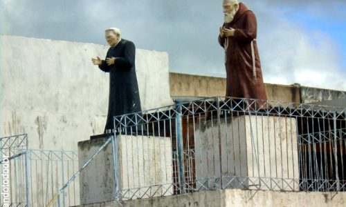 Abaiara - Imagens em homenagem a Padre Cícero e Frei Damião
