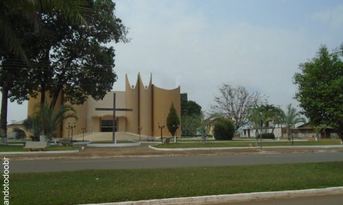 Cerejeiras - Igreja Cristo Salvador