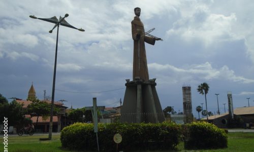Cruz - Imagem em homenagem a São Francisco das Chagas