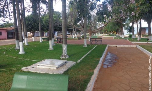 Gameleira de Goiás - Praça Floro Rodrigues de Moraes
