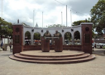 Abreu e Lima - Estátuas em Homenagem ao General Abreu e Lima e Simon Bolivar