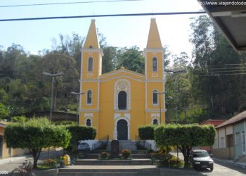Apiacá - Igreja Nossa Senhora de Sant'Ana